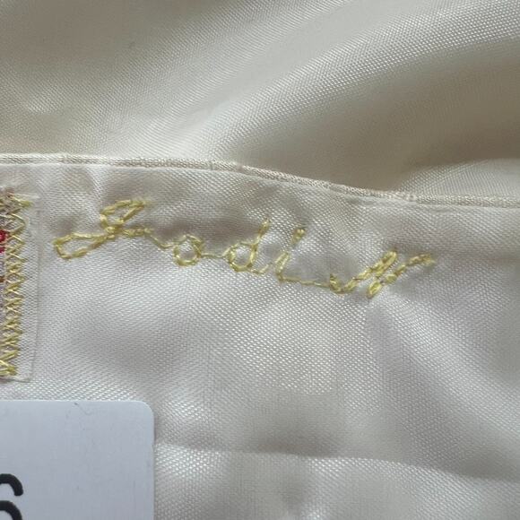 Custom Made Wedding Dress by Diane Faulkner Back Sleeveless Double Lined 32" - Picture 7 of 8